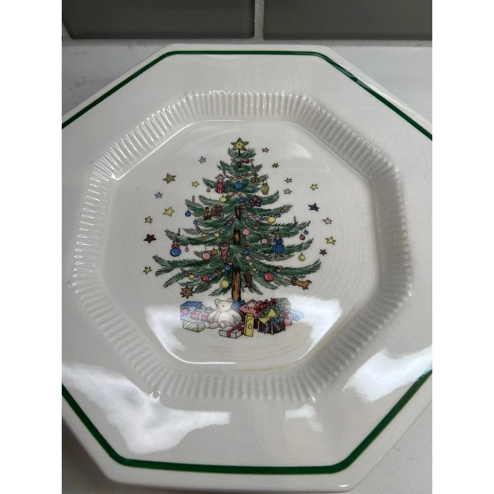 Vintage Nikko Christmastime Christmas Tree‎ Holiday Dinnerware 16 piece set